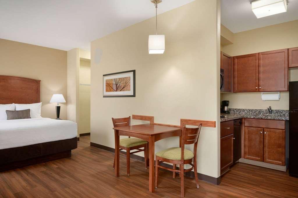 Days & By Wyndham Edmonton